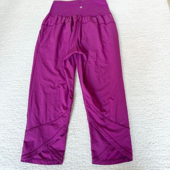 Lululemon Athletica Tranquil Cropped Fold Over Waist in Royal Plum Fuschia Swift - Picture 3 of 12